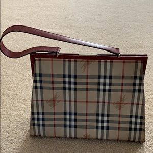 Burberry shoulder bag.
